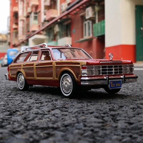 High simitation 1:24 Scale Chrysler LeBaron Retro Alloy Classic Car Metal Model Station Wagon Car Toys Collection Free Shipping