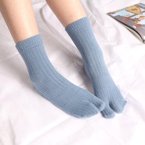 Two Toe Socks 2 Finger Warm Winter Toe Socks Womens Middle Tube Warm Split Toe Thickened Black Socks