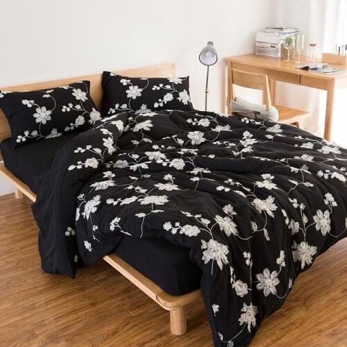 New Black Floral embroidery Bedding Set Cotton yarn fitted Sheets Duvet Cover Flat Home Textile ladys Bedroom Bed Set Juegos