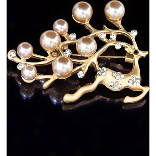 European And American New Fashion Characteristic Cardigan Jacket Buckle Accessories Cartoon Deer Style Brooch Men And Women Pins