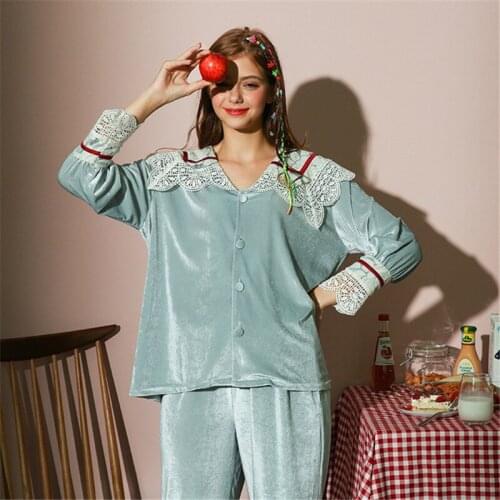 Pajamas New Womens Autumn Winter Ladies Long Sleeve Palace Style Gold Velvet Lapel Home Service Lace Trim pijama
