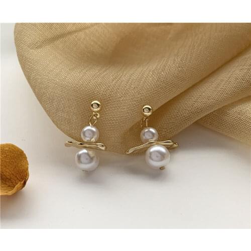 2021 Han Edition Stud Earrings Fashion Personality Creative Design Geometry Imitation Pearl Earrings Female Temperament Gift