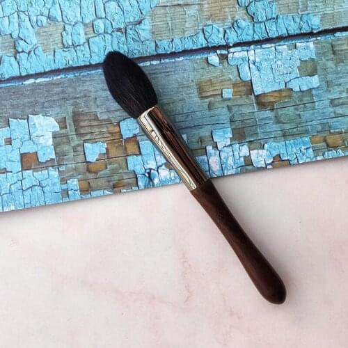 1Pcs High-quality Makeup Brush With Wooden Handle High-gloss Brush Multi-function Stippling Smearing Professional Makeup Tools