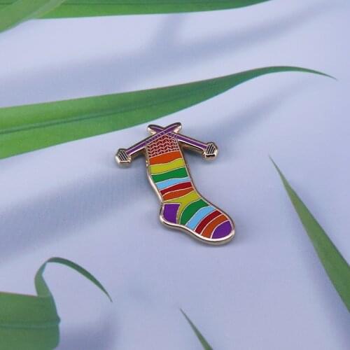 Rainbow knitting needles pin sock enamel pin knitting pin