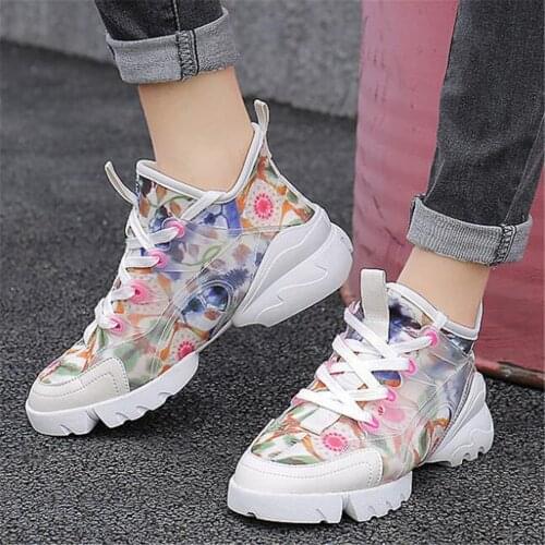 2021 Spring Dad Shoes Womens New Fashion Anti Slip Wear Resistant Sneakers Student High Tops Lace Up White Leisure Shoes Black