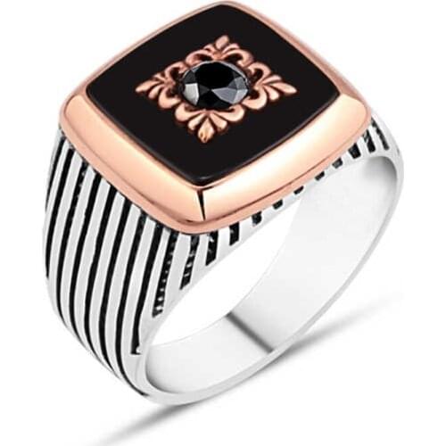 Onix Stone Above Mid-Zircon Stone Motif Silver Men 'S Ring