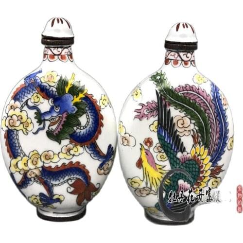 The characteristics of folk arts and crafts antique porcelain snuff bottle of old goods high-end business decoration Jiapin coll
