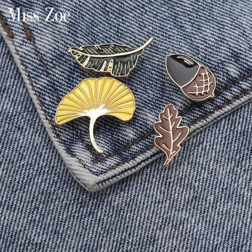 Tree Leaves Pine cone Enamel Pin Brooches Bag Clothes Lapel Pin Ginkgo biloba Badge Nature Plant Jewelry Gift for Kids women