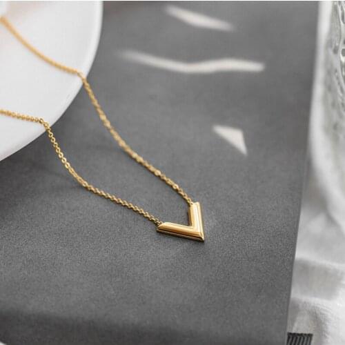 Ashion Titanium Steel Tiny V Dainty Initial Necklace Gold Color Letter Name Choker Necklace For Women Pendant Jewelry Gift