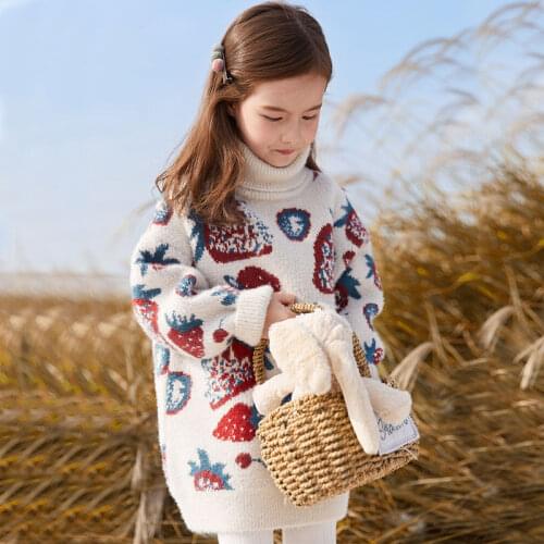 INS HOT Baby girls sweater 3-11 years autumn and winter online celebrity cartoon Strawberry girl clothes Knitted bottoming