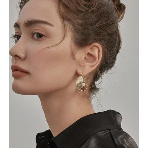 Fashion Distortion Interweave Twist Metal Circle Geometric Round Stud Earrings For Women Temperament Retro Party Jewelry