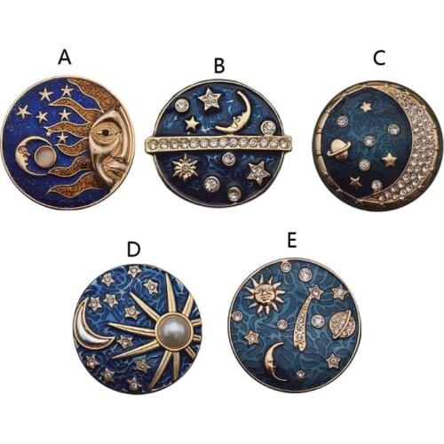 Astrology Sky Blue Star Moon Sun Star Galaxies Badge Pin Round Starry Sky Planet Brooch Enamel Lapel Pin Fashion Jewerly