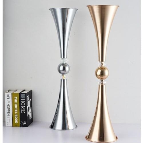 Creative Wrought Iron Candle Holder Nordic Style Light Luxury Candle Holder Metal Wedding Table Swieczniki Home Decor BS50CH