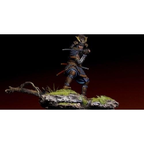 New Unassembled 1/24 ancient man stand with sword Resin Figure Unpainted Model Kit