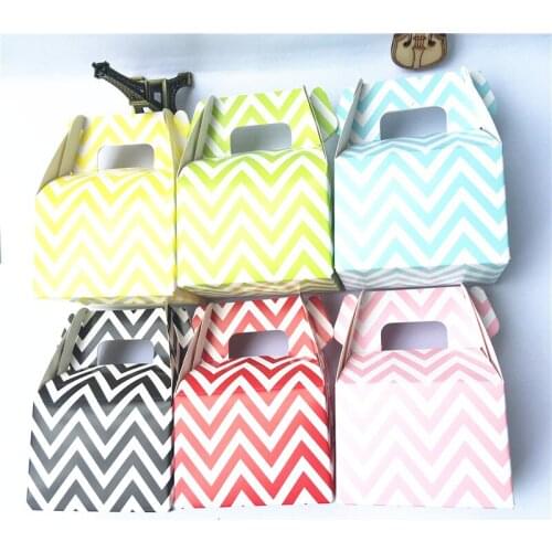 Pack of 12) 12pcs/lot Chevron Printed Favor Bags Paper Horn Candy Boxes Treat Children Birthday Party Wedding Decorations