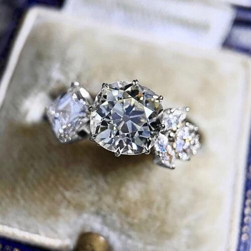 Fashionable Ladies Engagement Jewelry Luxury Sparkling Zircon Inlaid Ring Women Prom Gift Jewelry