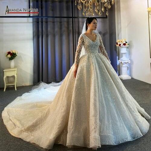 Stunning long lace wedding dress 2021 V-neckline high quality luxury bridal dresses