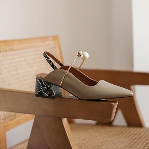 2021 New Real Leather Women Sandals Thick Heel Open Toe Casual Shoes Women Solid Color Normal Beach Female Footwear Size 34-42