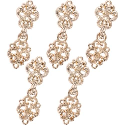 Women Luxurious Shine Metal Clips Gold/Sliver Metal Cardigan Brooch Flower Shaped For Evening Dress Pin Suit Fashion Decoration