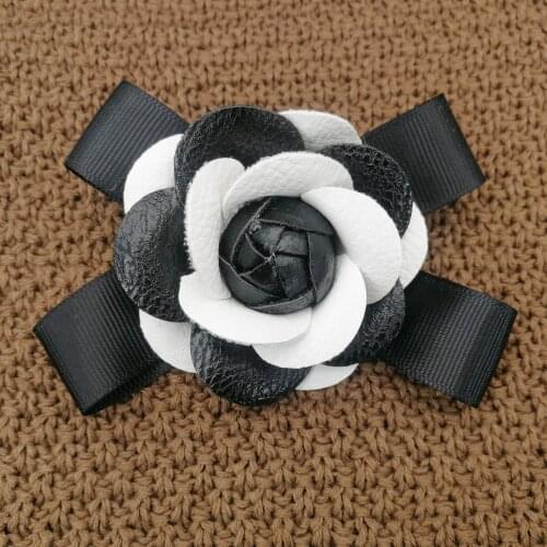 Fashion Female Fabric Camellia Flower Brooch for Wedding Big Handmade Bow Black White Leather Brooches for Women Costume Jewelry