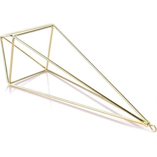Iron Freestanding Hanging Geometrical Shaped Air Plant Receptacle Flower Stand Rack Holder Flower Pot For Air Plants Display