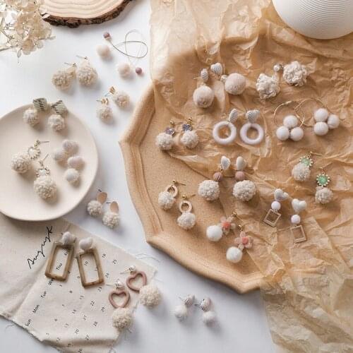 2020 Wholesale New Winter Sweet Geometric Drop Earrings Lovely Beige Fur Ball Dangle Earrings Women Fashion Brincos Pendientes