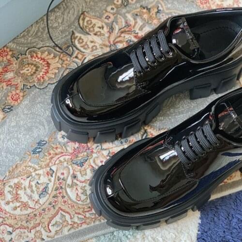 Patent-leather platform platform shoes womens 2020 autumn/winter new all-match lace British preppy shoes free of mail