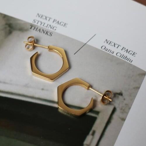 2021 Fashion Womens Earrings 18K Gold Plated Hexagon Hoops Refreshing Female Jewelry Stainless Steel Engagement Accessories