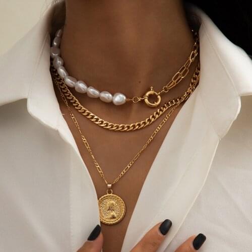 3Pcs Toggle Clasp Lock Choker Necklace Set Goth Pearl Chain Cuban Chain Portrait Coin Men Prdant Necklace for Women Jewelry