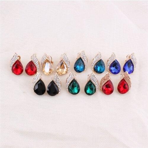 Grace Jun 9 Colors Choose Bridal Big Crystal Rhinestone Water Drop Shape Clip on Earrings Non Piercing for Women Charm Ear Clip