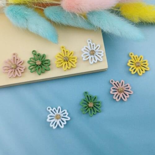 Wholesale 10PCS Beauty Lady Jewelry Gold Tone Sunflower Great Enameled Daisy Shape Alloy Charm Necklace Pendants Jewelry Crafts