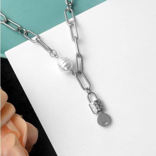 VSnow Minimalist Silver Color Metal Key Lock Pendant Necklace for Women Stylish Pearl Asymmetric Chunky Chain Necklace Jewelry
