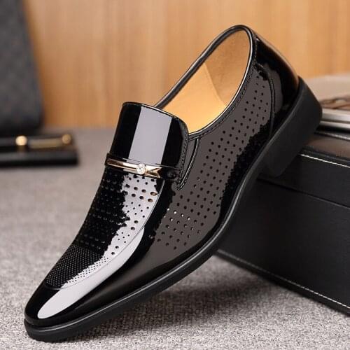 New Fashion Summer Leather Sandals Male Business Breathable Hollow Out Casual Sandals Male Hole Father Male Sandals