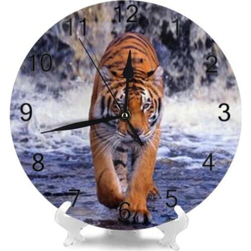 Tiger Pattern Big Round Wall Clocks Numeral Digital Dial Mute No Ticking Sound Battery Operated Kitchen Clocks Home Decoration
