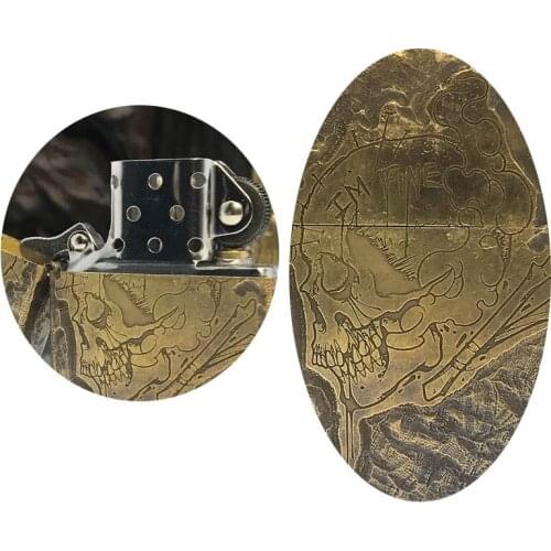 The side skull kerosene lighter is hand-engraved and carved to make the old personality creative