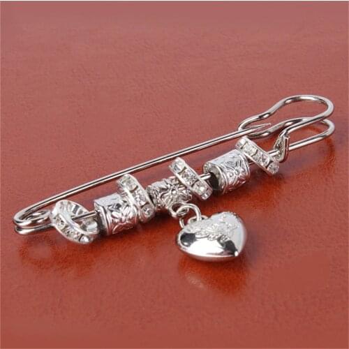 Fashion New Retro Shawl Buckle Sweater Brooch Fashion Love Cardigan Pin Buckle Large Scarf Buckle Hot Sale