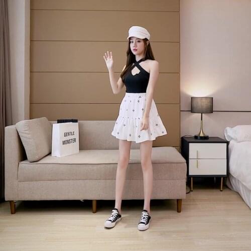 Sweet and age-reducing embroidered floral fluffy small high-waisted A-line skirt that hides the hips and looks thin