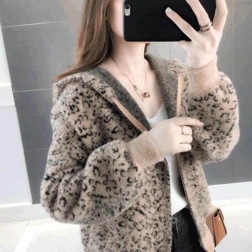 2020 new autumn and winter womens Korean version of the leopard sweater womens mink velvet jacket knitted cardigan