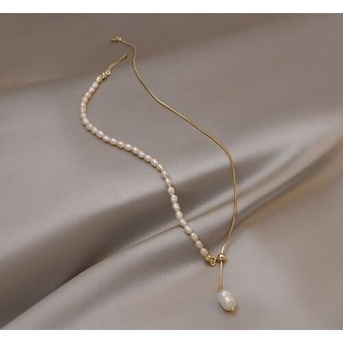 Origin Summer Textured Y Shape Freshwater Pearl Pendant Necklace for Women Asymmetric Gold Metallic Beaded Necklace Jewelry