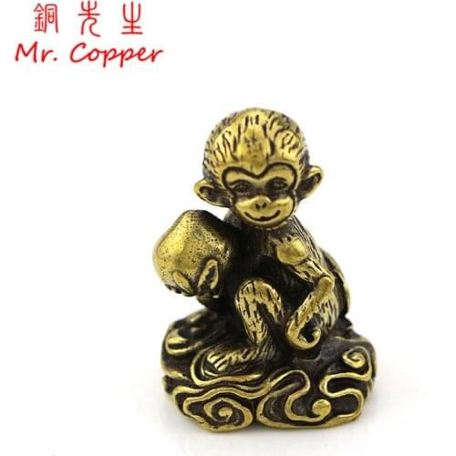 Vintage Copper Monkey Peach Desk Ornament Solid Brass Animal Monkey Figurines Crafts Home Decoration Accessories for Living Room