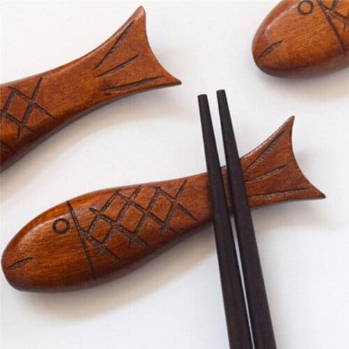 Wooden Chopsticks Holder Fish Shape Chopsticks Rest Rack Art Craft Chopsticks Holder Kitchen Dinnerware Accessories