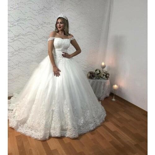 Stunning Lace Ball Gown Wedding Dress Off Shoulder Fluffy Tulle Bride Dress Appliques Sweep Train Wedding Dresses