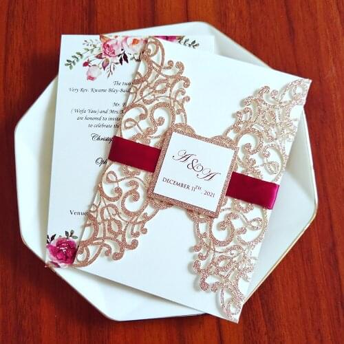 50x Pink Gold Flower Wedding Invitation with Burgundy Ribbon and Tag Personalized Print Greeting Cards for Quinceanera Party