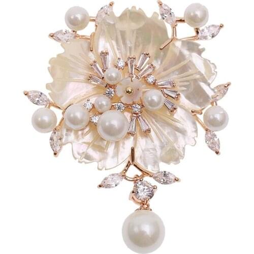 Fashion Natural Shell Rose Pearl Brooches Wedding Party Clothes Pin Bridal Jewelry for Women