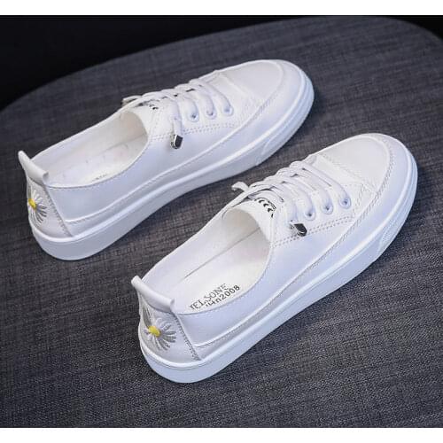 2021 Womens Shoes Fashion Personality Embroidered White Shoes All-match Outer Wear Sports Shoes Leather Flat Casual Shoes
