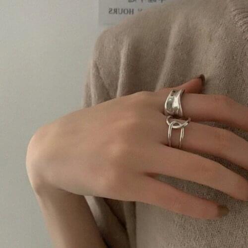 AOMU 2020 New 2PCS/SET Korean Irregular Interlaced Hollow Metal Simple Fashion Opening Ring Set for Women Punk Party Jewelry Gif