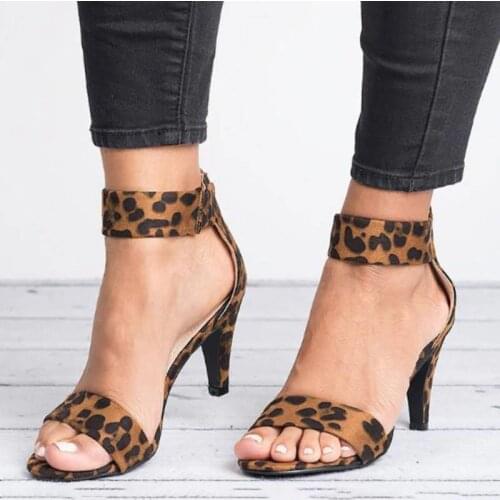 C.NEW S Shoes With Medium Heels
