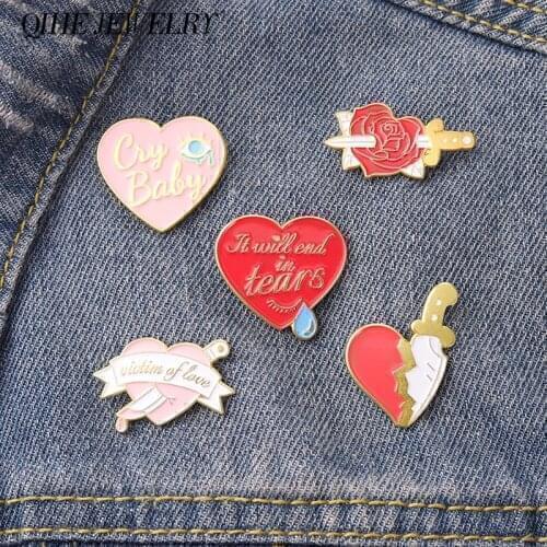 Heart Enamel Pin Punk Knife Tear Rose Love Broken Heart Metal Broches Badges for Backpack Bag Hat Women Jewelry Accessories