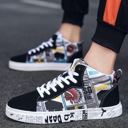 Spring Classic Graffiti Couple Casual Shoes Men Autumn Fashion Sneakers For Men Big Size Breathable Canvas Shoes tenis masculino