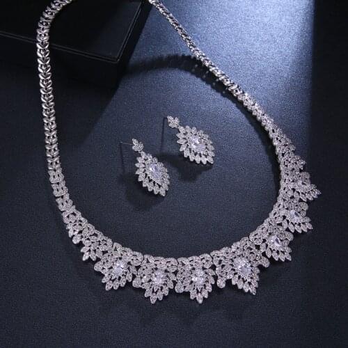 Bettyue Fashion New Trend Dazzling Modelling Jewelry For Women Fancy CZ Earring And Necklace In Wedding party Sparking Dress-up